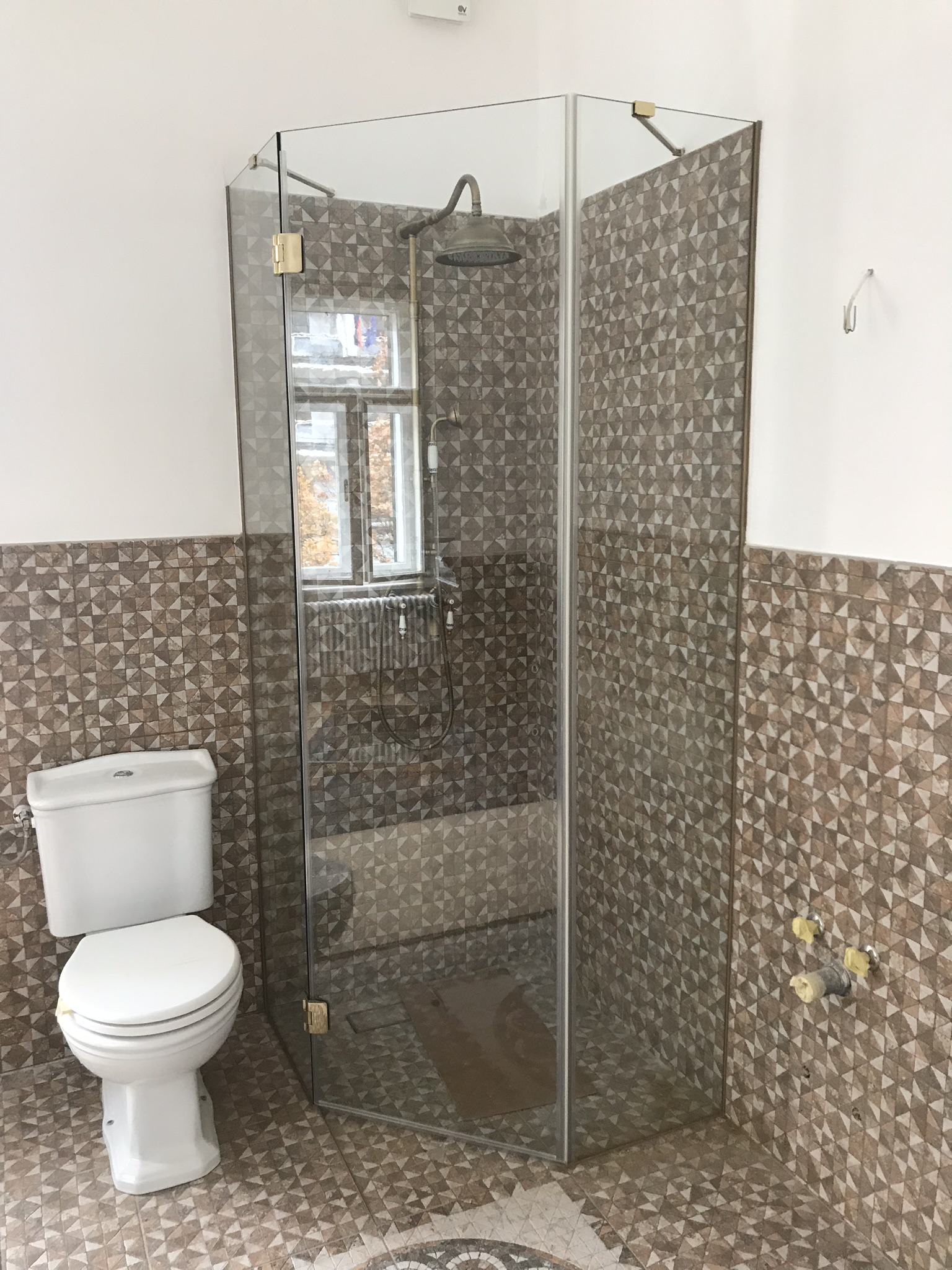 3A808738-B036-4E47-BB87-AA1B9CE831F3